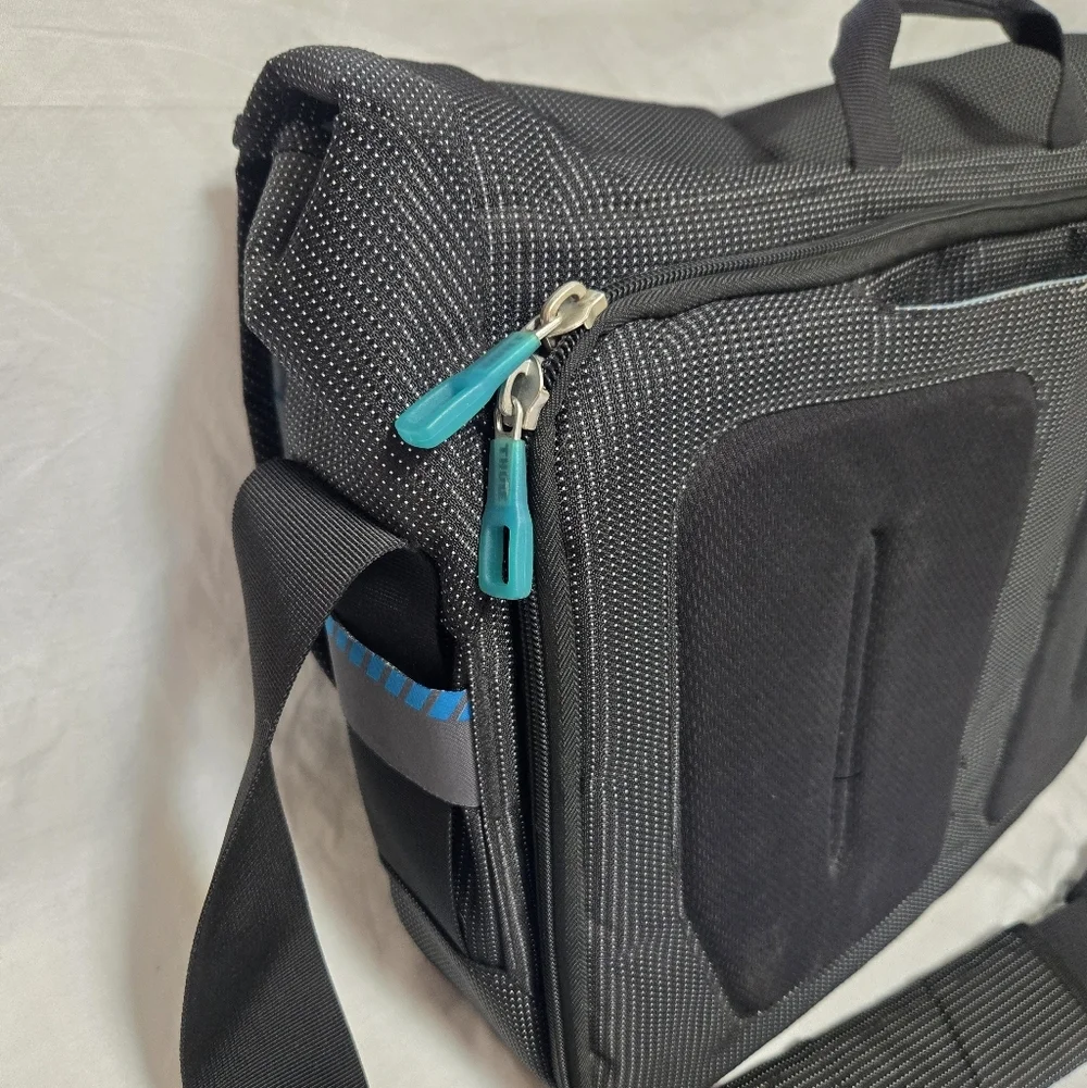 Thule Sweden Black Laptop Messenger Bag Multi-Pocket Organizer